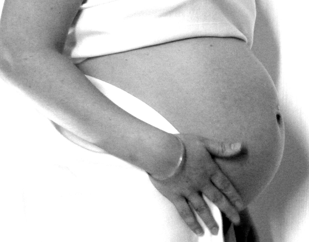 ventre femme enceinte doula